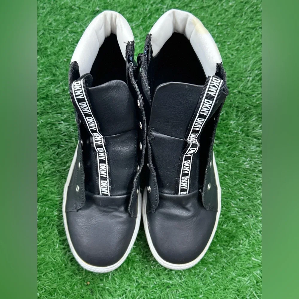 DKNY Kids/Girls‎ Shoes Size 4